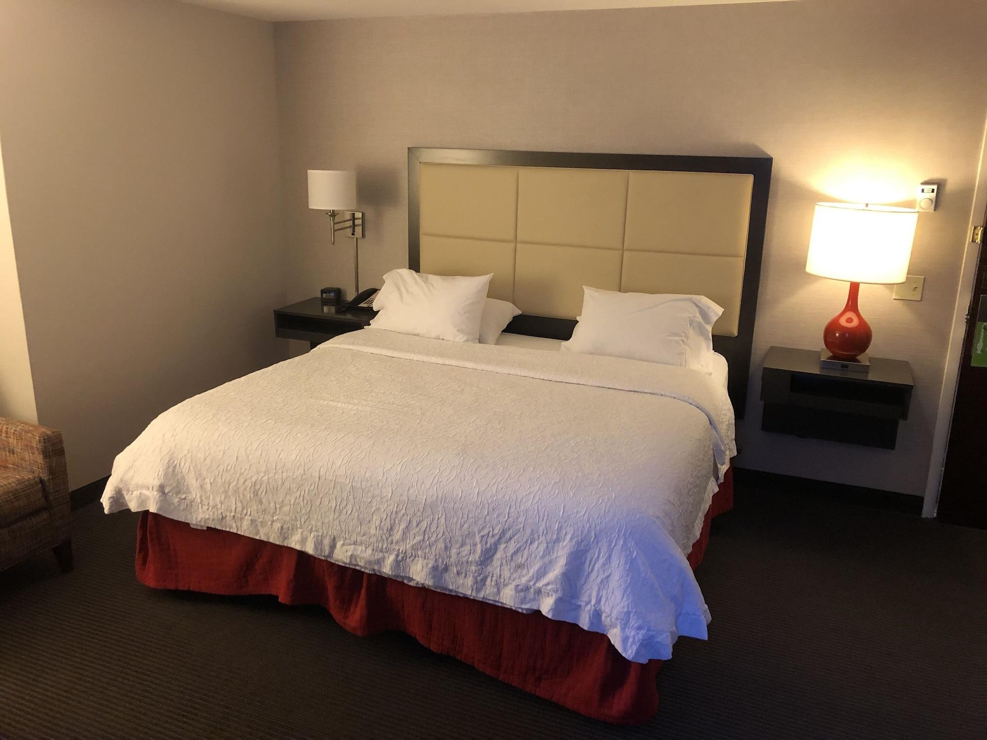Hampton Inn & Suites Milwaukee Downtown Exterior foto