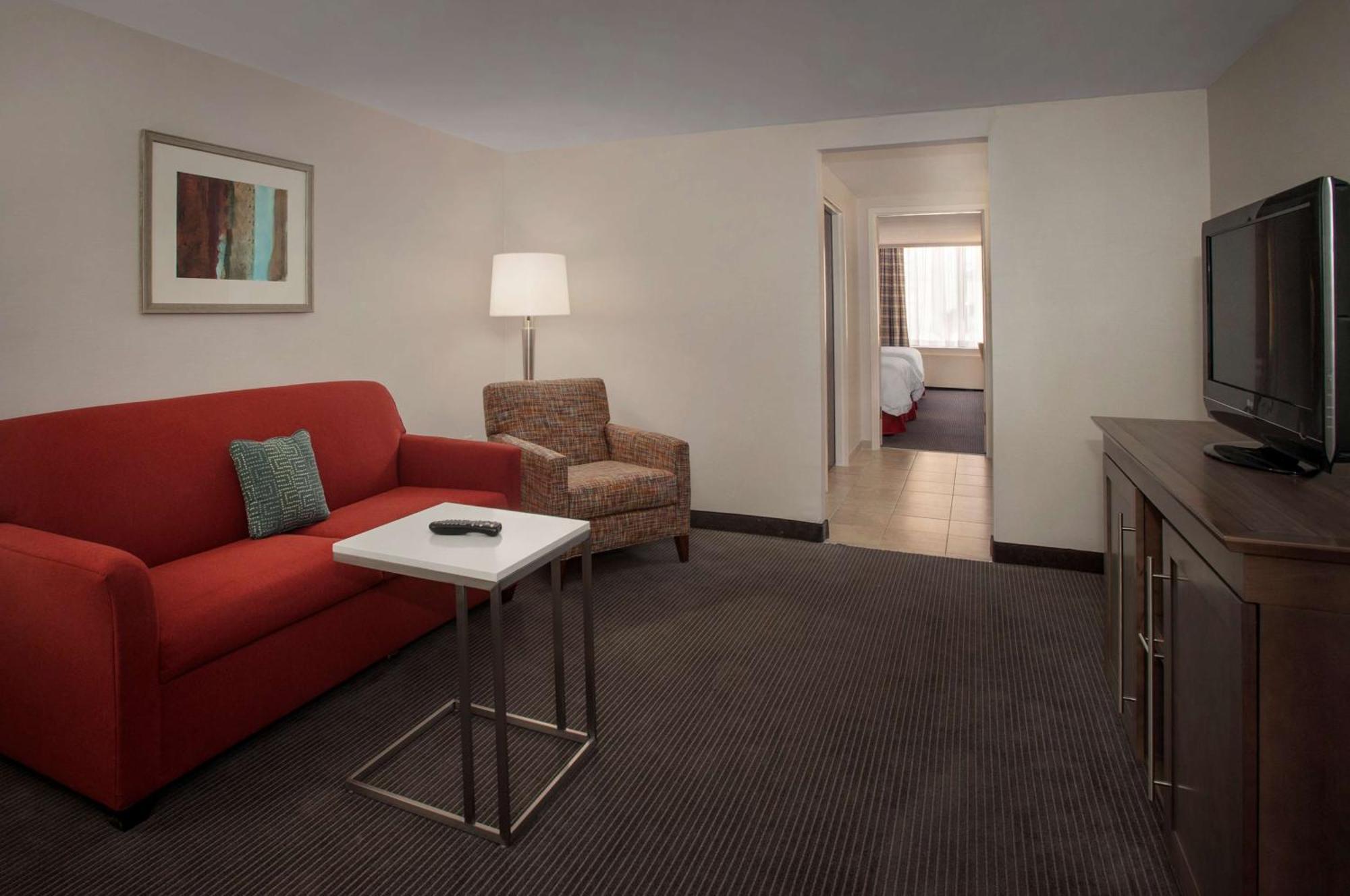 Hampton Inn & Suites Milwaukee Downtown Exterior foto